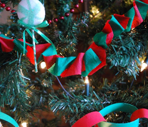 paper christmas streamers