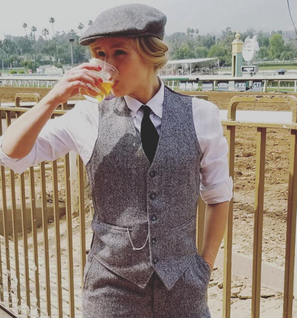 So, Kristen Bell's Peaky Blinders costume is incredible