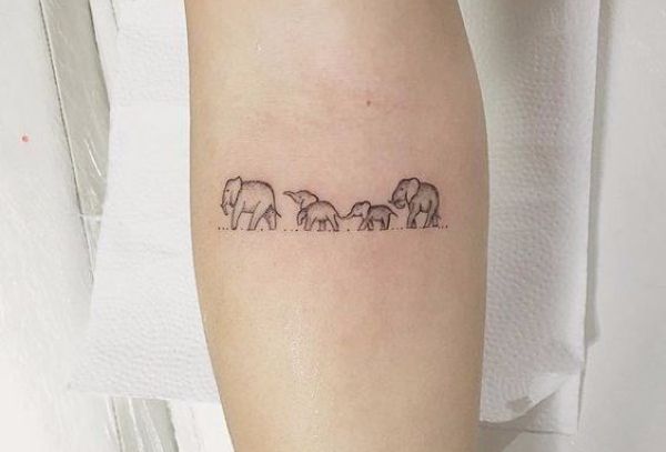 The CUTEST! 10 tiny animal tattoos that we're totally obsessed...